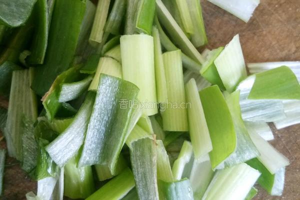 芹菜炒土豆丝的做法图解3