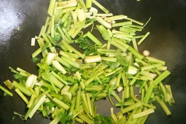芹菜炒土豆丝的做法图解5