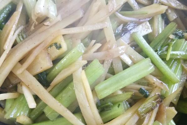芹菜炒土豆丝的做法图解7