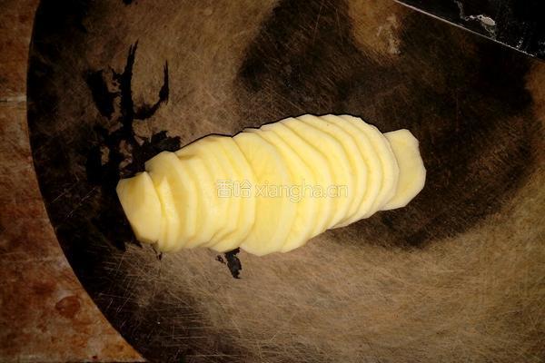 美味土豆片的做法图解1