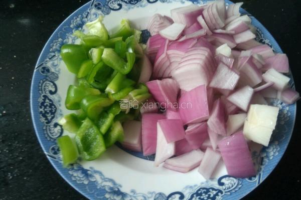 洋葱青椒牛肉丁的做法图解2