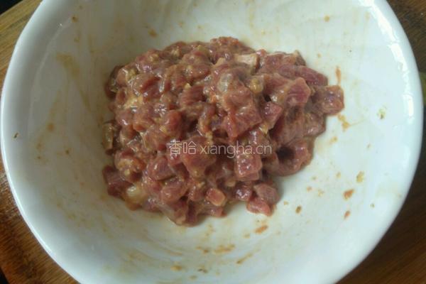洋葱青椒牛肉丁的做法图解3