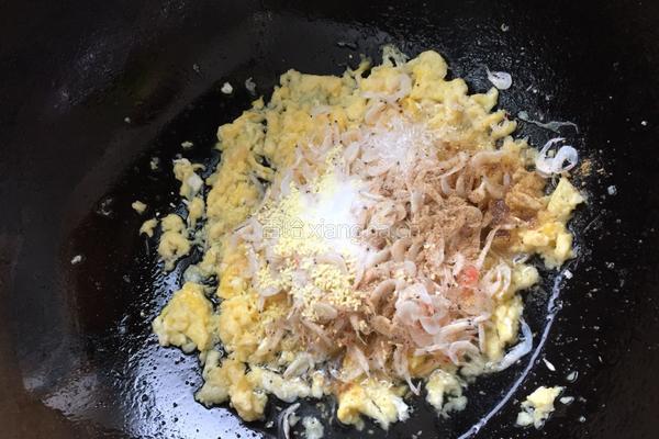 韭菜鸡蛋饺子的做法图解2