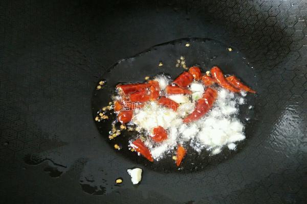 炝炒黄豆芽的做法图解4