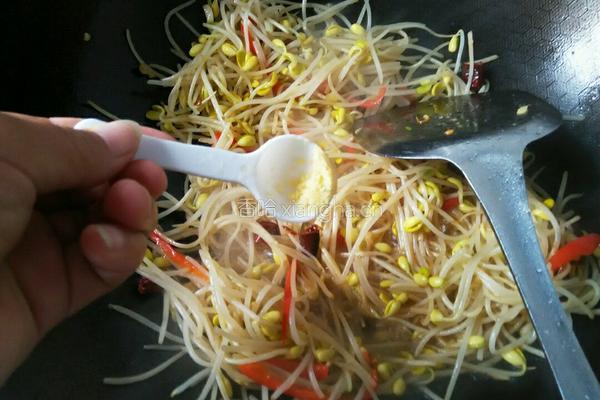 炝炒黄豆芽的做法图解7