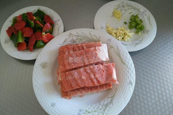 培根肉炒甜椒的做法图解1