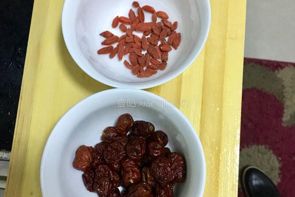 红枣山药排骨汤的做法图解3