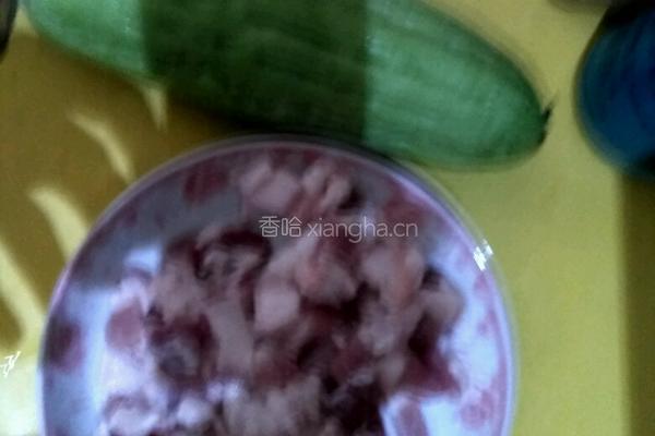 花肉豆豉焖苦瓜的做法图解1
