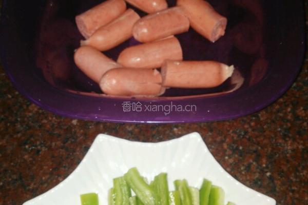 爆炒热狗的做法图解2