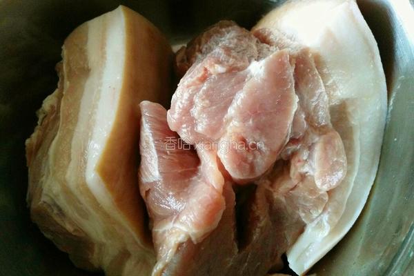 东北坛焖肉的做法图解1