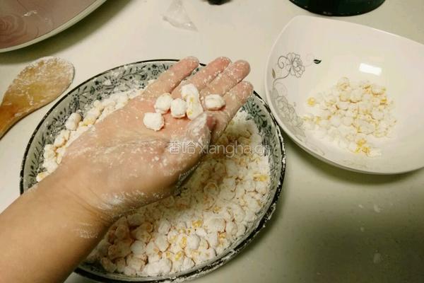 蜜汁玉米烙的做法图解4