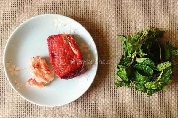 薄荷炒牛肉的做法图解1