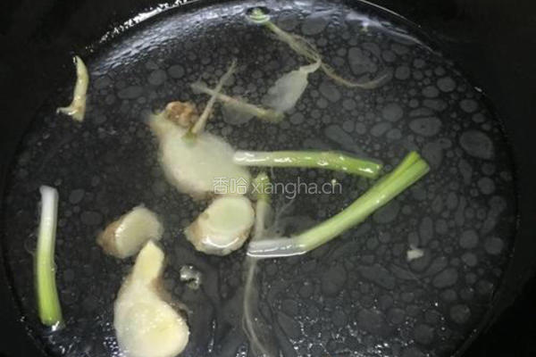 胡椒粉盐水煮虾菇的做法图解4
