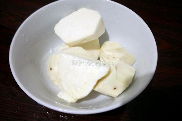 银耳红薯莲子羹的做法图解5