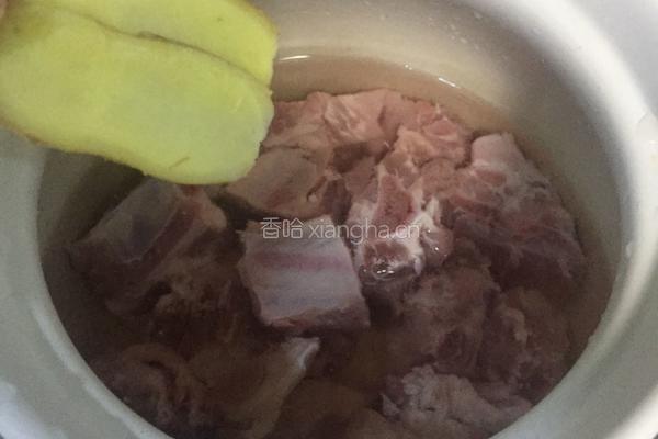 猪小排花菇海带结汤的做法图解4