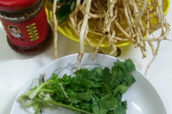 凉拌折耳根（鱼腥草）的做法图解1