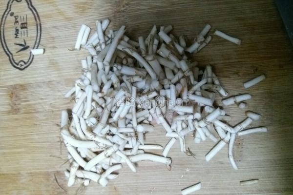 凉拌折耳根（鱼腥草）的做法图解3