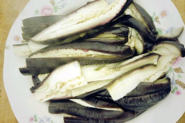 家常茄子的做法图解1