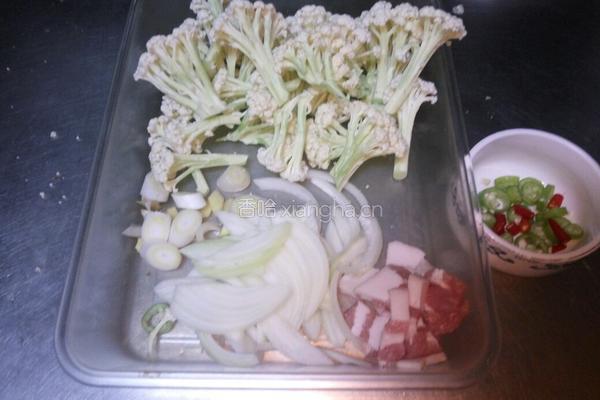 干锅有机菜花的做法图解1