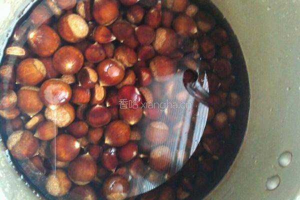 水煮栗子的做法图解2