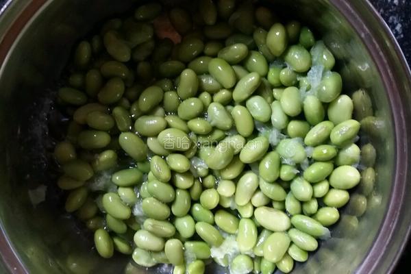 梭子蟹炒毛豆的做法图解3