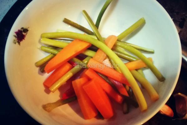 泡菜牛肉丝的做法图解2