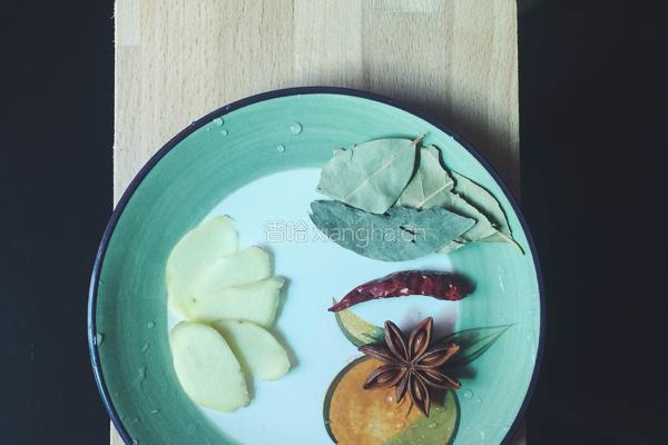 闲香卤鸡爪的做法图解1