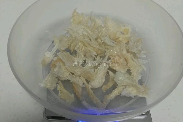红枣冰糖炖燕窝的做法图解1