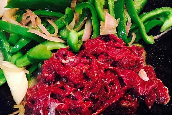 圆椒炒牛肉的做法图解9