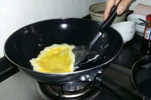 黄瓜炒鸡蛋汤的做法图解3