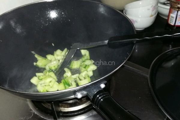 黄瓜炒鸡蛋汤的做法图解5