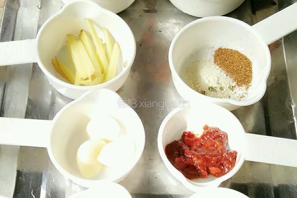 芹菜牛筋干锅的做法图解3