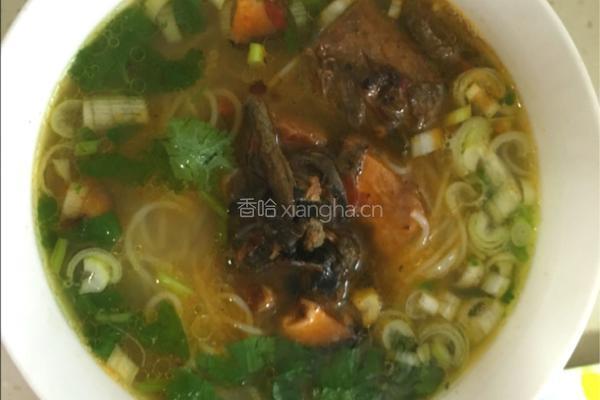香菇鸡汤米线的做法图解6