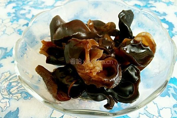 凉拌黑木耳的做法图解3