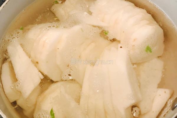 木耳芹菜炒淮山的做法图解2
