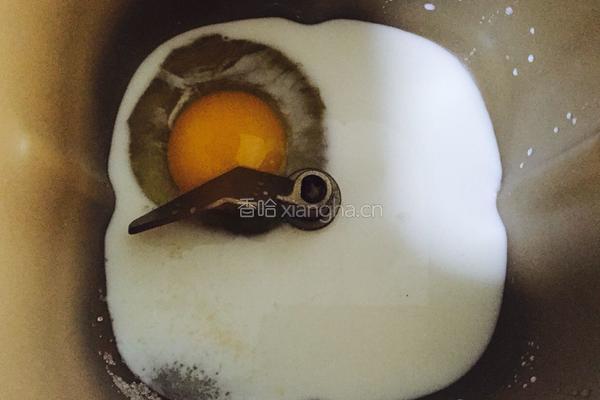牛奶软吐司面包的做法图解2