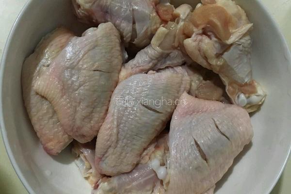 塔吉锅版黑胡椒鸡翅的做法图解1