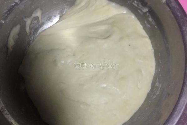 香肠卷的做法图解1