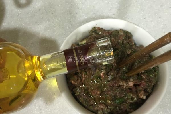 黄金牛肉菜盒的做法图解1