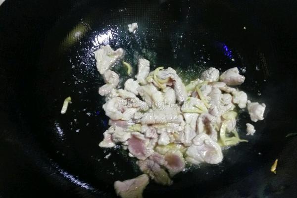 海鲜菇炒肉的做法图解7