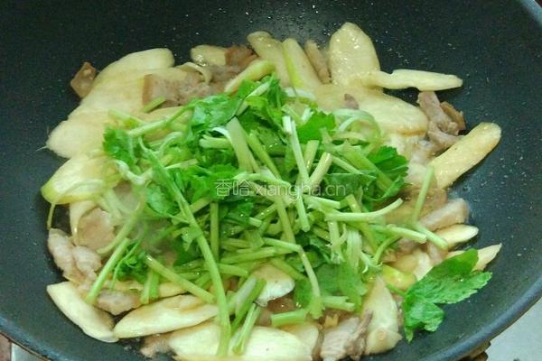 茭白炒肉的做法图解7