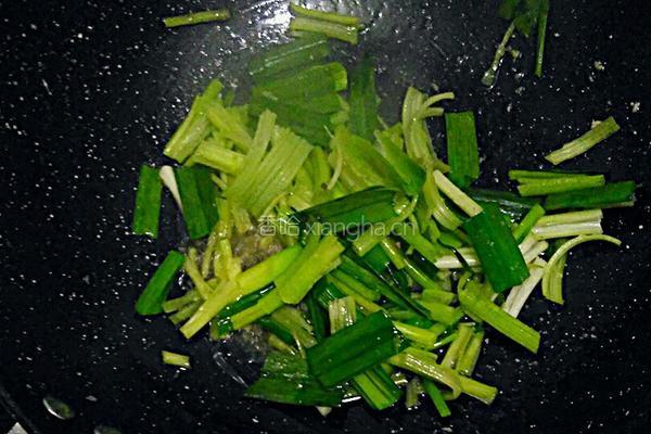 香芹炒肉片的做法图解3