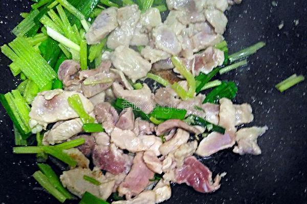香芹炒肉片的做法图解5