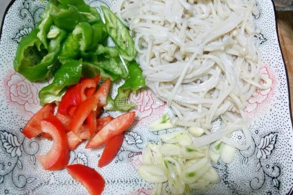 金针菇炒鸡蛋的做法图解2