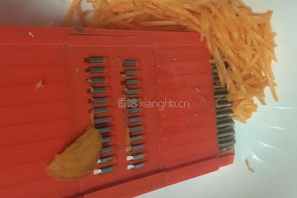 胡萝卜汁的做法图解2