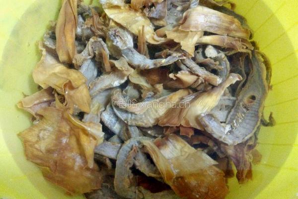 腊肉炒笋干的做法图解2