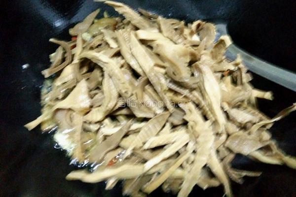 腊肉炒笋干的做法图解9