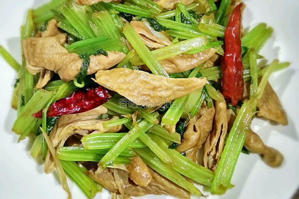 芹菜炒肥肠的做法图解5