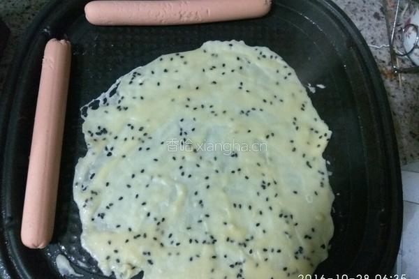 火腿肠鸡蛋卷的做法图解4