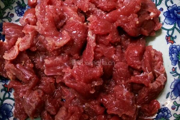 青椒炒牛肉的做法图解1